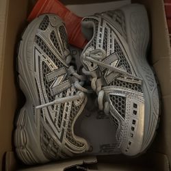 Lil kids new balance