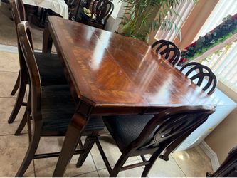 Dining table w/ 6 chairs