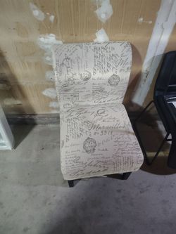 BRAND NEW Roundhill Furniture French Script Upholstered Accent Chair