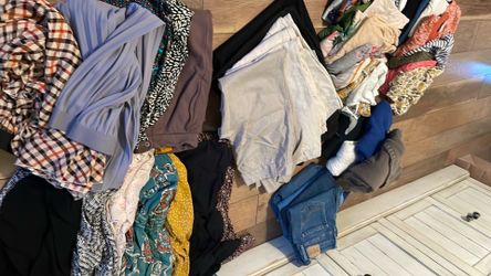 Women’s clothes. Size Large