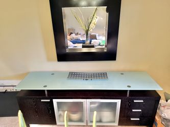 *** BUFFET TABLE / SIDEBOARD / TV STAND / CONSOLE / DRESSER + MIRROR- EXCELLENT!