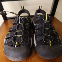 Keen - Water Shoes Size 7