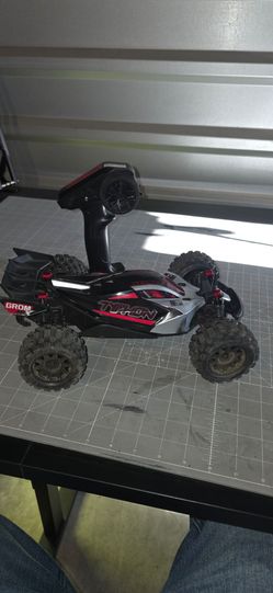 Arrma typhon grom 223s