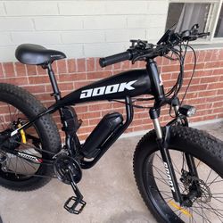 E-BIKE / FAT TIRE -LIKE NEW !