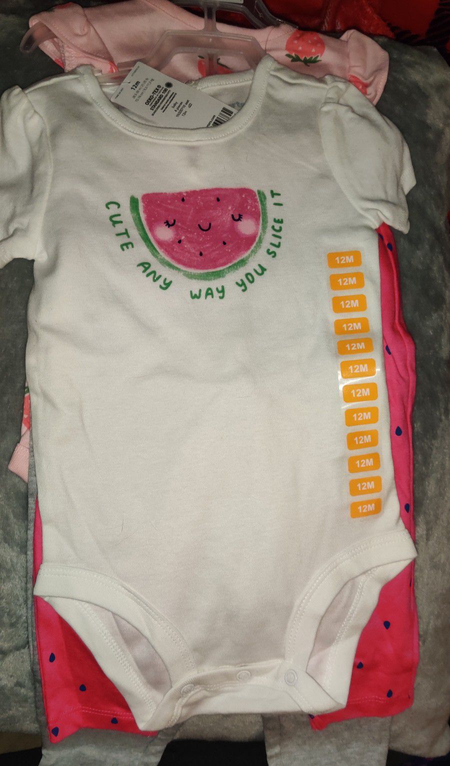 New Carter's 4pc Set. Size 12mos