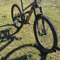 Polygon Siskiu T8 Mountain Bike