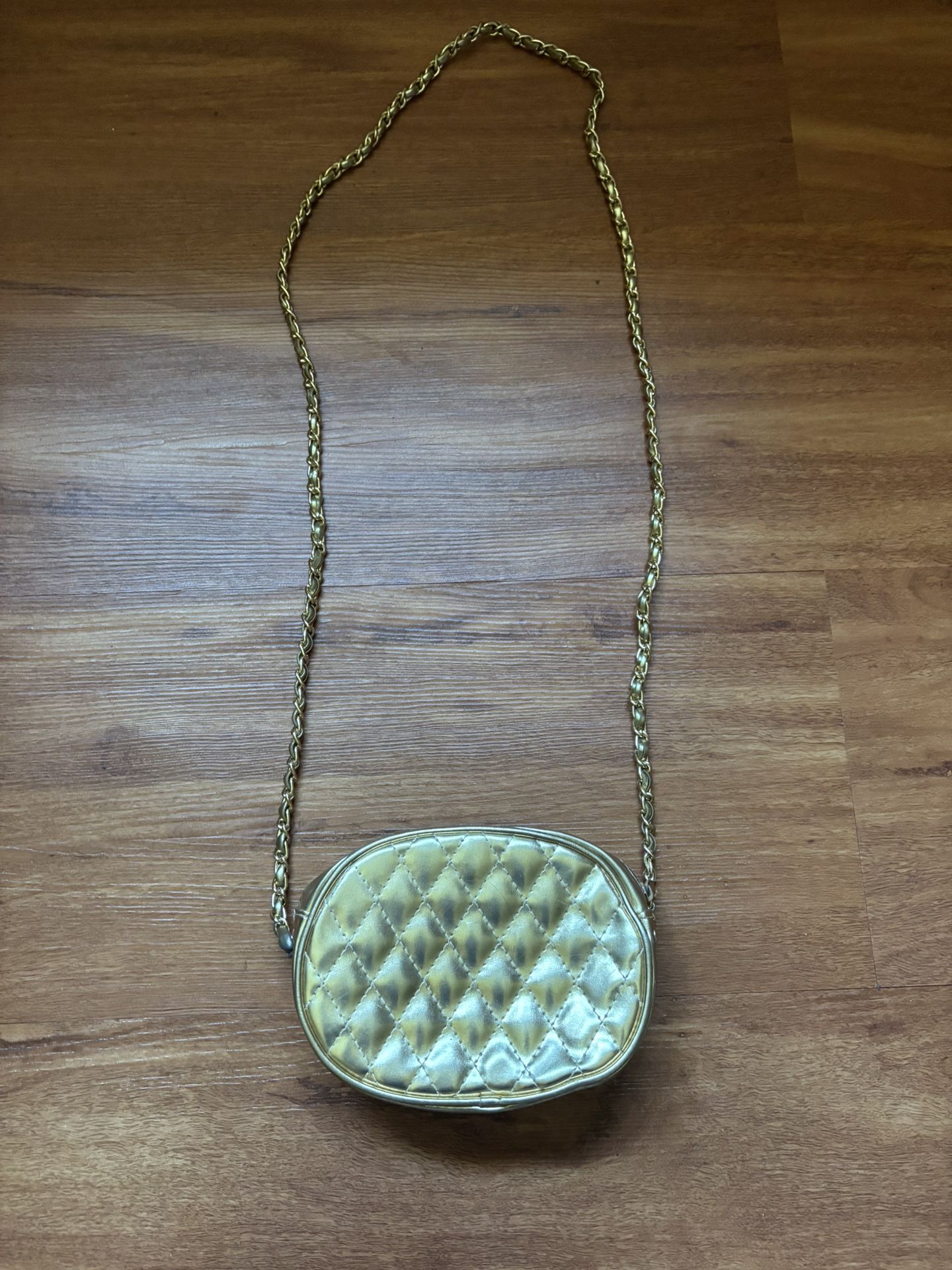 Gold Lame’ Quilted Zippered Purse