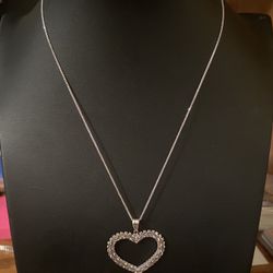 14k White Gold Necklace With Heart
