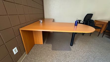 Office desk with return