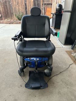 Quantum Edge 2 power wheelchair