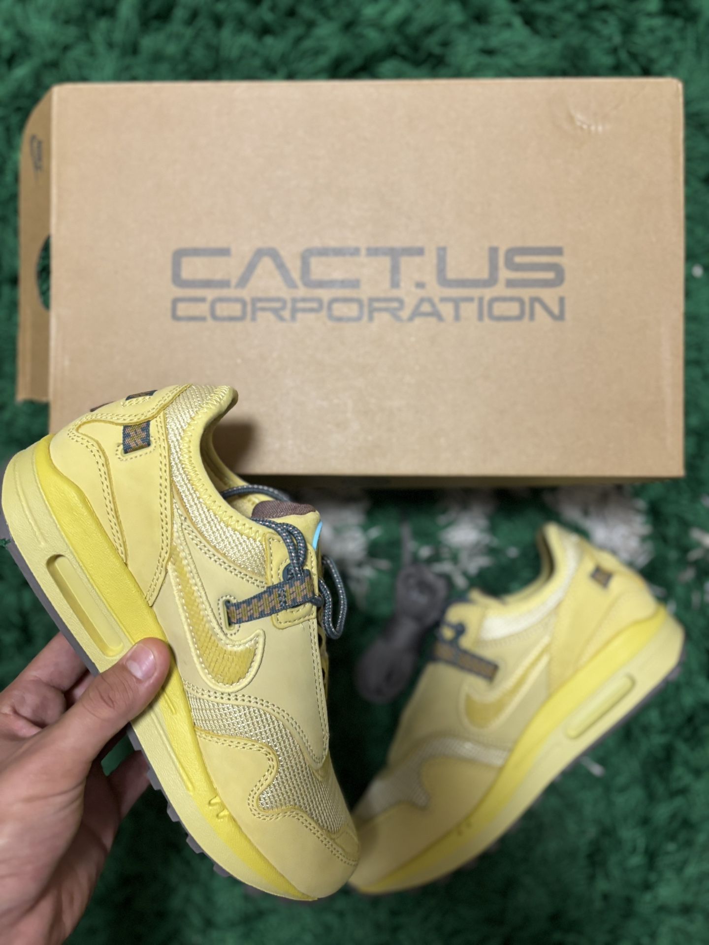 Air Max 1 Travis Scott Cactus Jack Saturn Gold