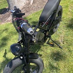 Akez Electric Bike – Fast, Strong Motor, Low Miles – Needs Minor TLC