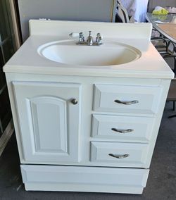 Gabinete de baño blanco