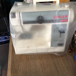 Singer Featherweight Plus EUC