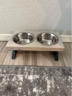 Dog food stand & bowls