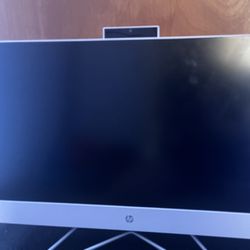 Windows 11 All-in-One Desktop Computer With Camera 