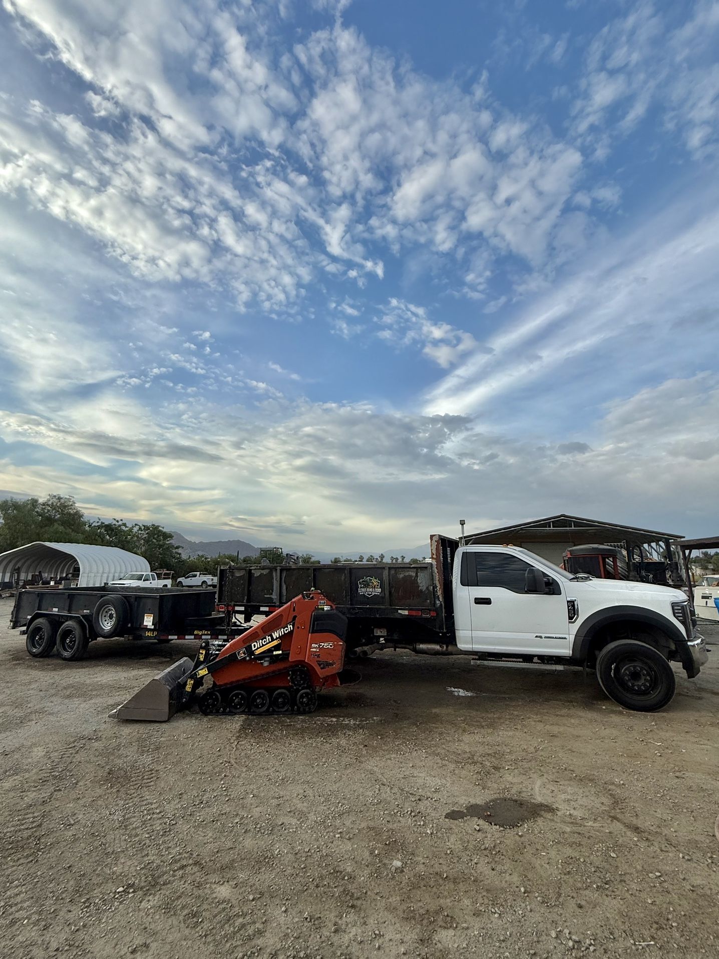 Dump Trailer / Mini Excavator