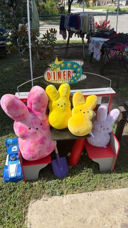 Peeps Stuffy’s and Kids Diner Set