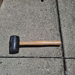 Black Rubber Mallet with Wood Handle 12In 16oz head