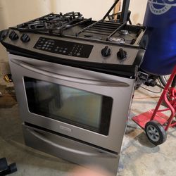 Gas stove