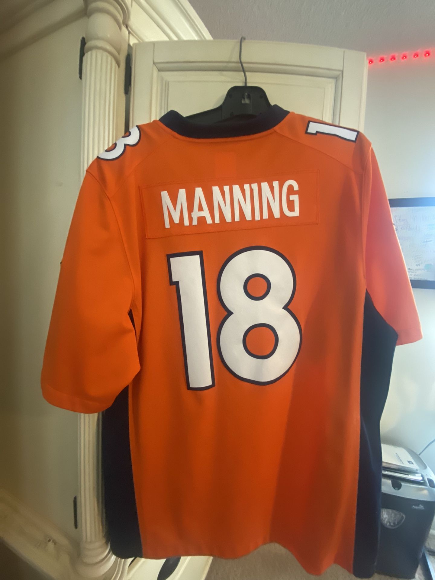 Peyton Manning Denver Broncos Super Bowl 50 XXL Jersey for Sale in  Hollister, CA - OfferUp