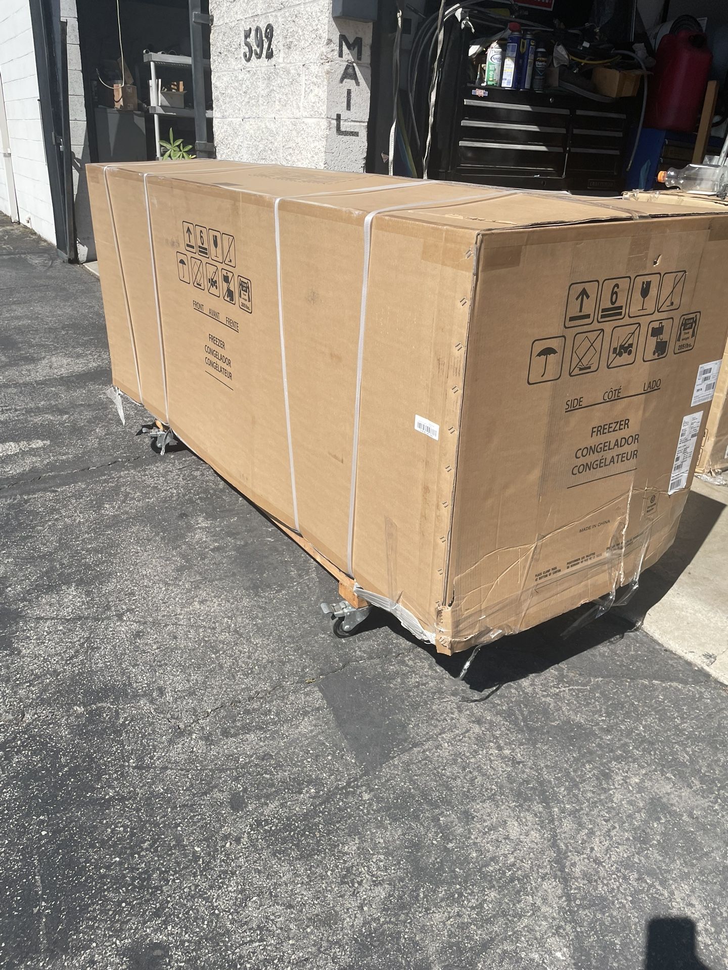 Box Chest Freezer Frigidaire White