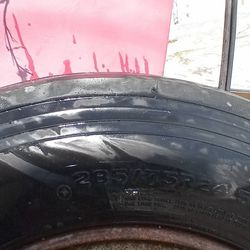 24.5 Semi Trailers I Have Four Of Them With Rim And Tires And Air For $100 