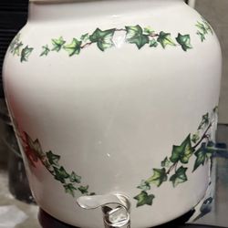 Ceramic water dispenser