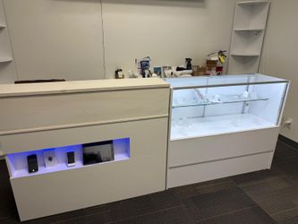 Reception Desk Like new Condition