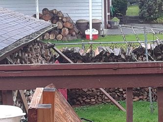 DEAL'S ; DRY SEASONED FIREWOOD $325.00 A ORD
