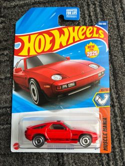 Hot Wheels Red ‘83 Porsche 928S – Brand New | Muscle Mania