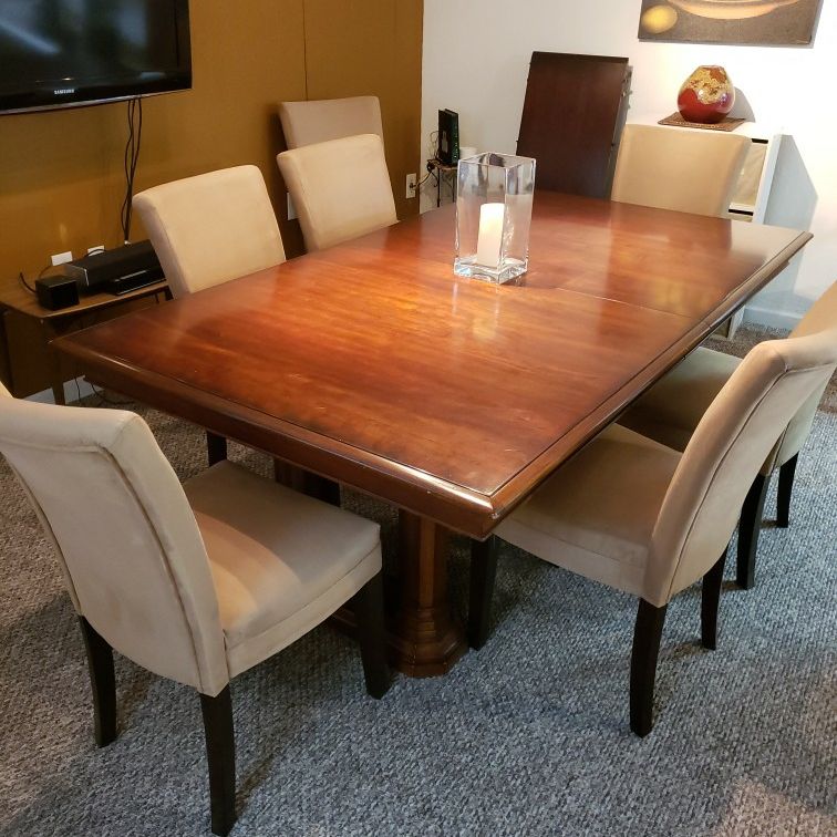 Dining Room Table 8 Covered Chairs 2 Extra Leafs