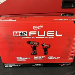 MILWAUKEE M12 FUEL 12-Volt Lithium-Ion Brushless Cordless Hammer Drill and Impact Driver Combo Kit w/2 Batteries and Bag (2-Tool)