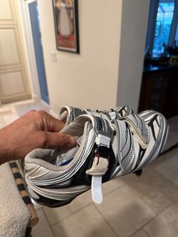 Specialized Shimano cycling shoes size 42 women’s with SPD clips