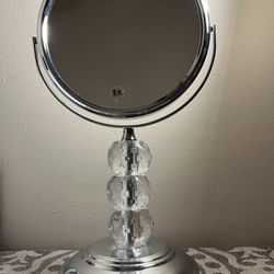 Women’s/Makeup mirror