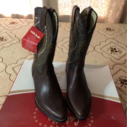 Cowgirl Boots 👢