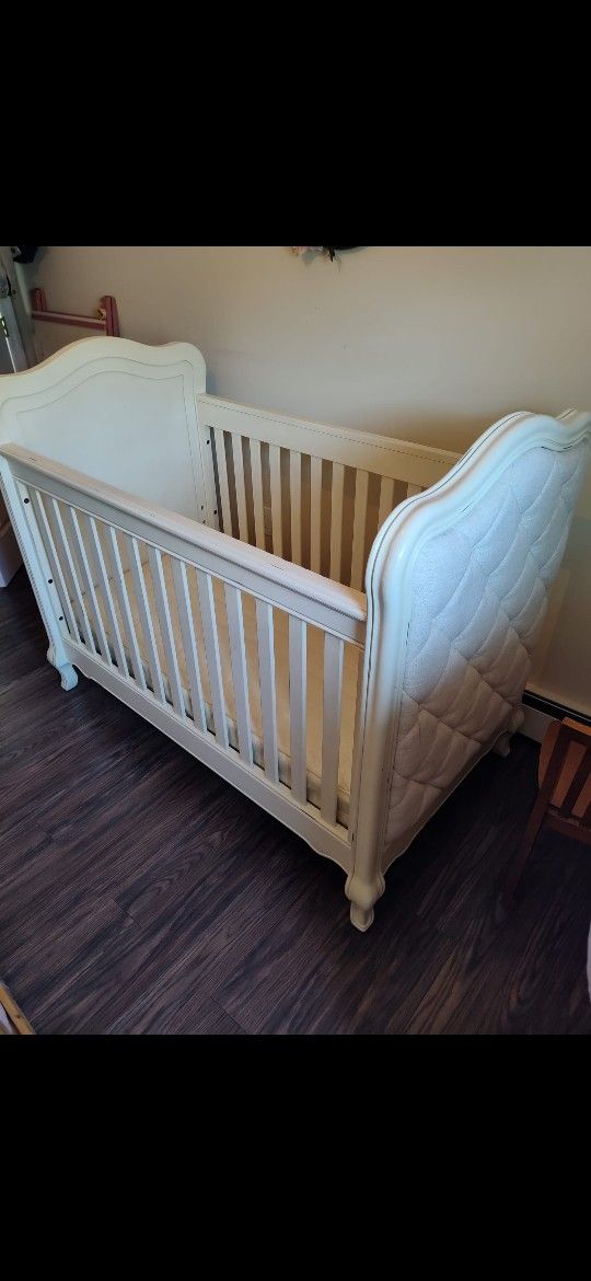Baby Crib bertini Tinsley In for Sale in Queens, NY OfferUp