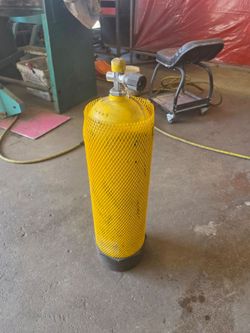 Scuba tank