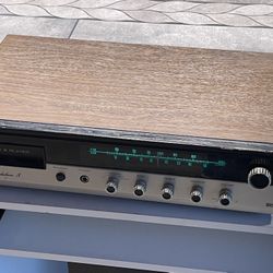 Realistic Model 12-1404 8 Track Modulaire AM/FM Stereo Receiver 