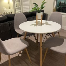 Modern Small Dining Table With 4 Chairs