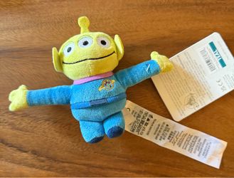Toy story alien magnet