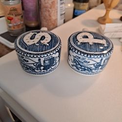 Vintage Royal China Blue & White Currier & Ives salt &Pepper Shakers no bottom cork-$25.00
