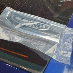 Chevrolet Gmc 5.3l V8 Emblem Set Pair Fender Vent