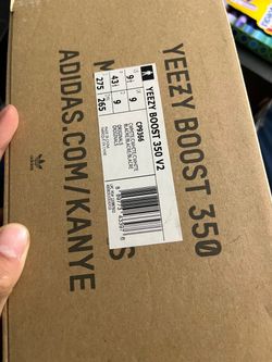 Yeezy 350 boost WHITE size 9.5