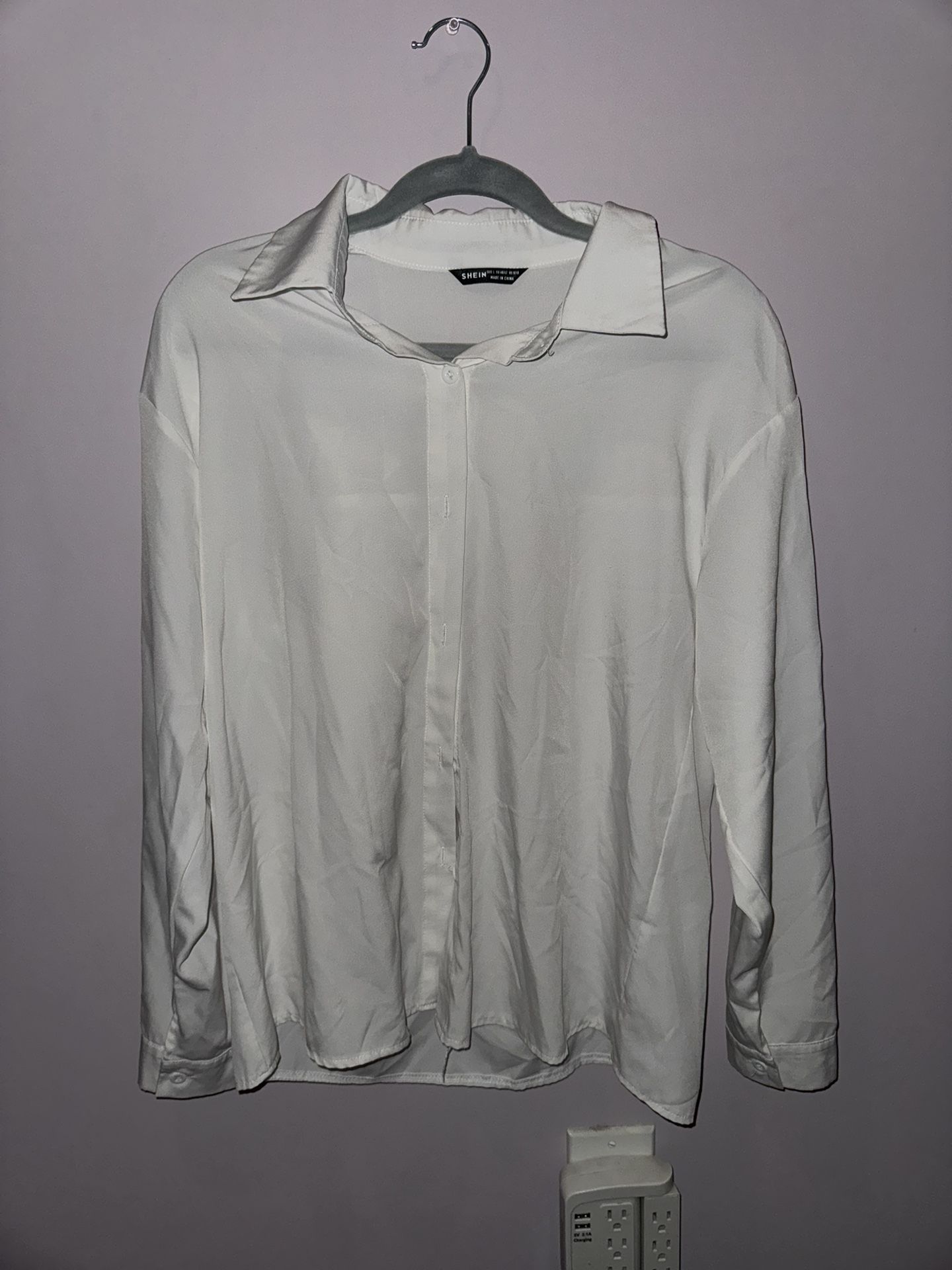 Women’s Large White Longsleeve Button Up