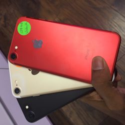 iPhone 7 128GB / 32GB Factory Unlocked With Free Charger