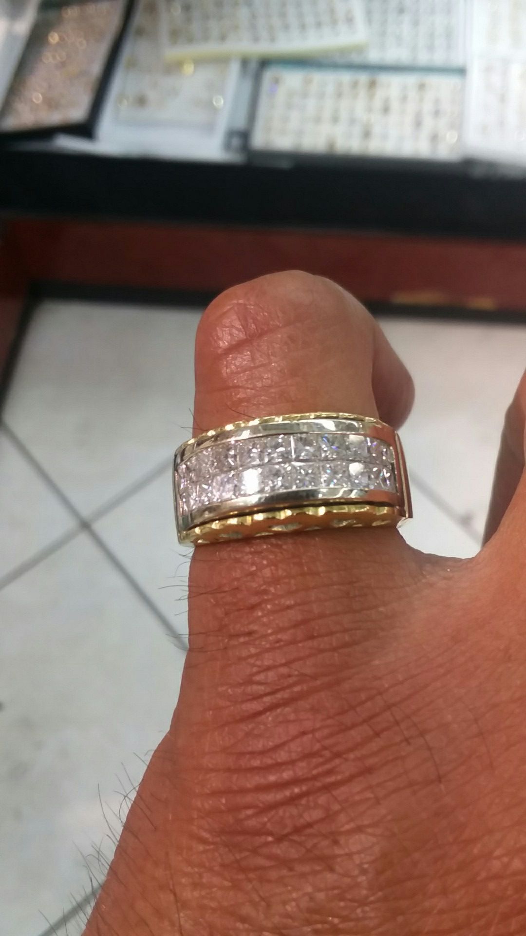 18k gold ring 16.8 grams 2 ct vs princess cut