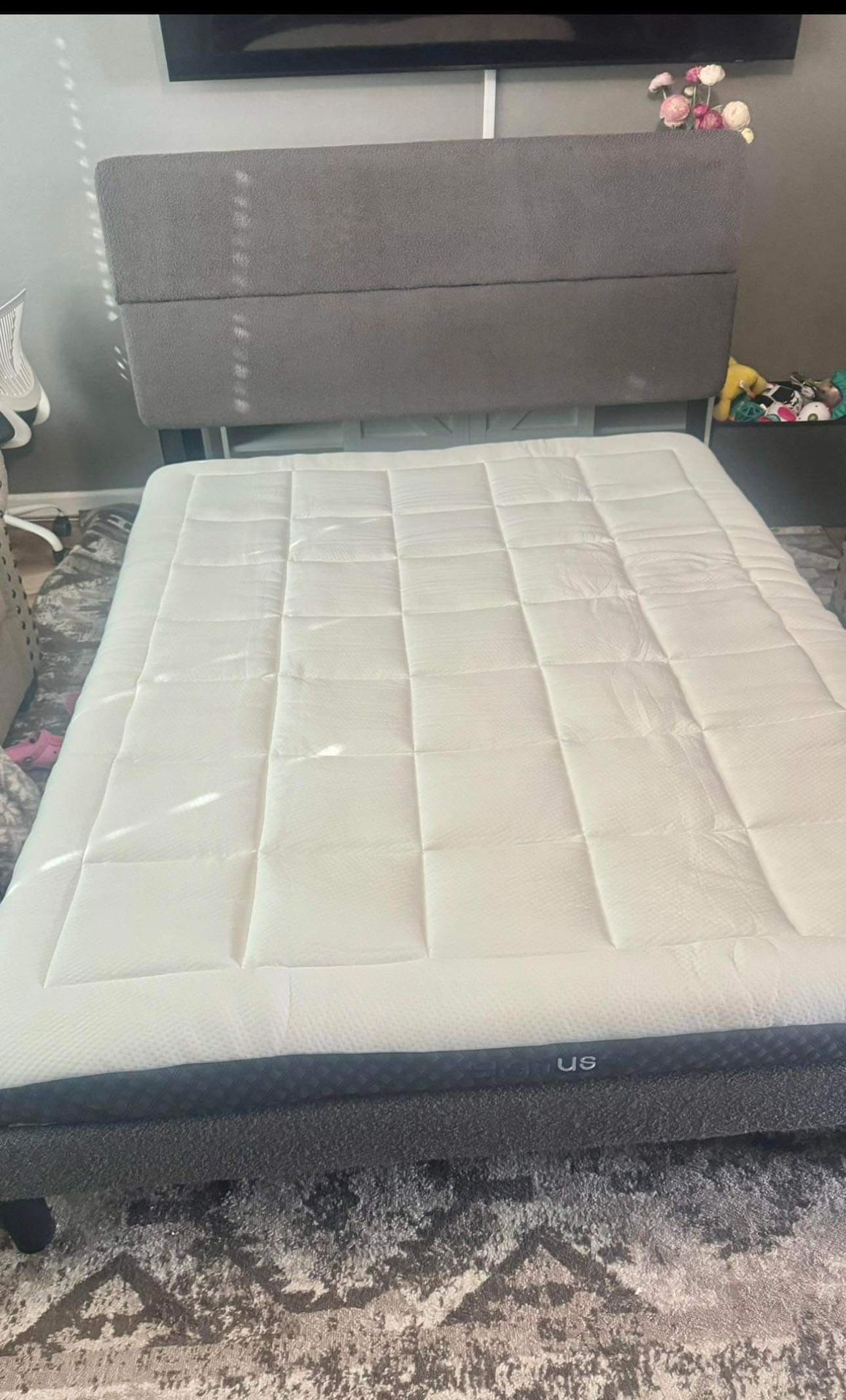 Queen Bed Frame With A Memory Foam Mattress 5 Inches 