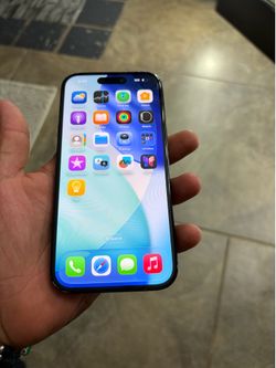 iPhone 15 base model black