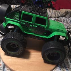 huge green and black jeep r/c